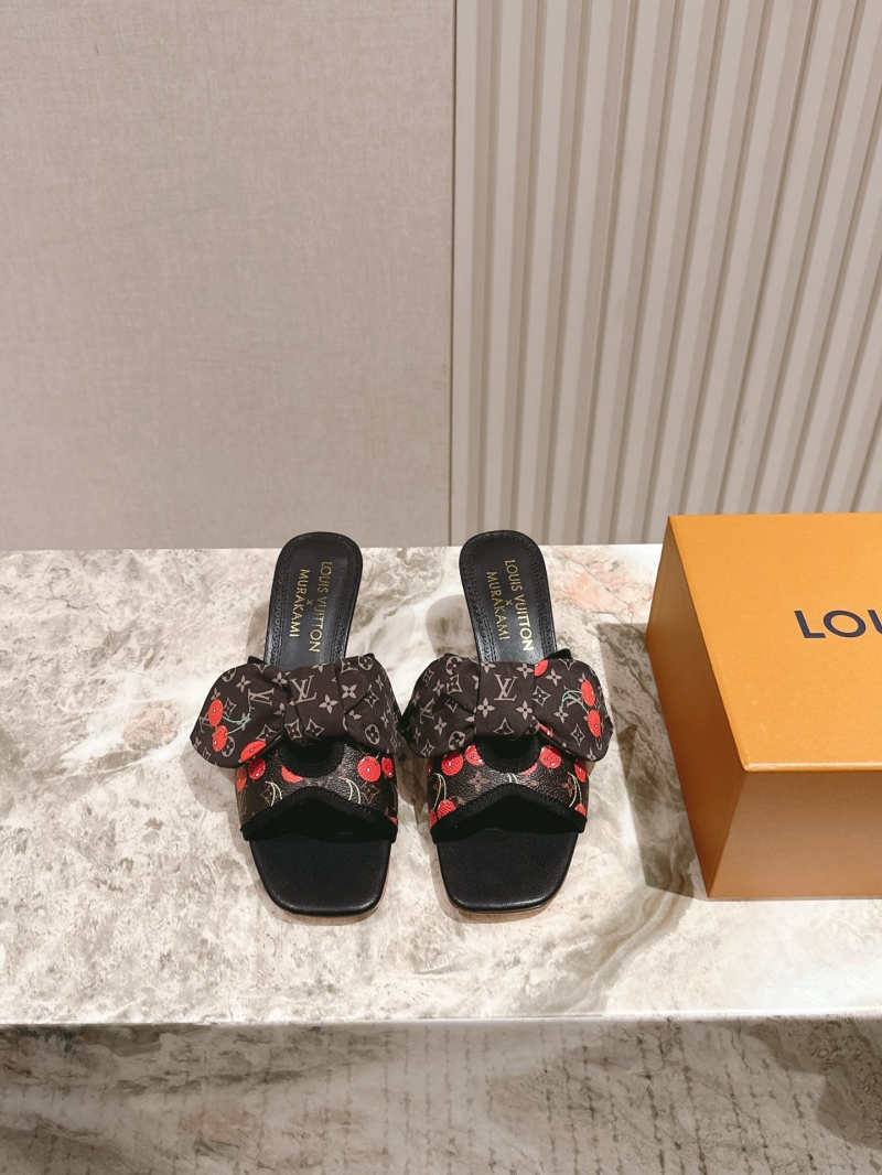 l0vis Vvtt0n slippers